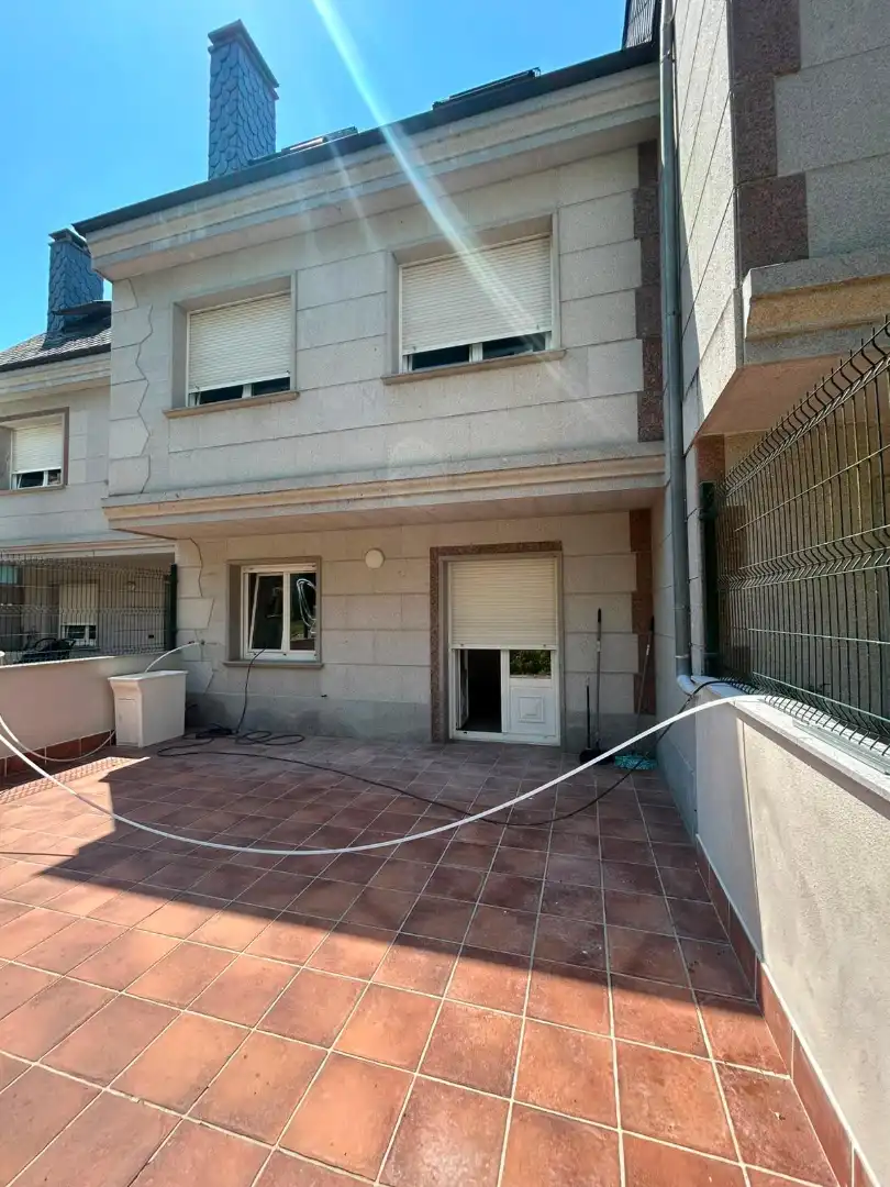 Vista exterior de Casa o chalet de alquiler en Lugo con Calefacción, Jardín privado y Parquet