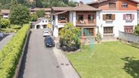 Vista exterior de Casa adosada en venda en Langreo amb Calefacció, Jardí privat i Parquet