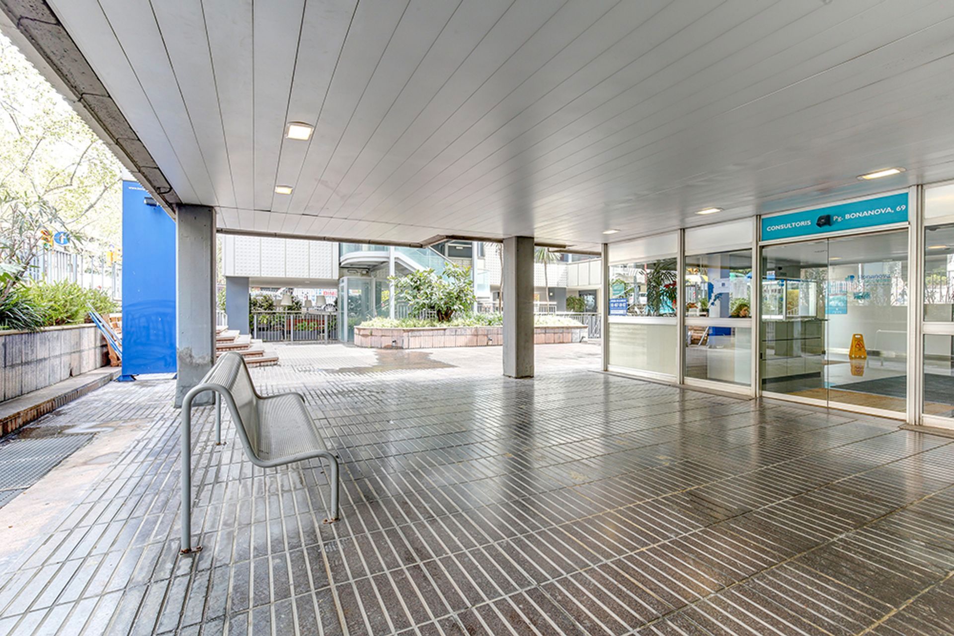 Gebaude zur Miete in  Barcelona Capital mit Alarm