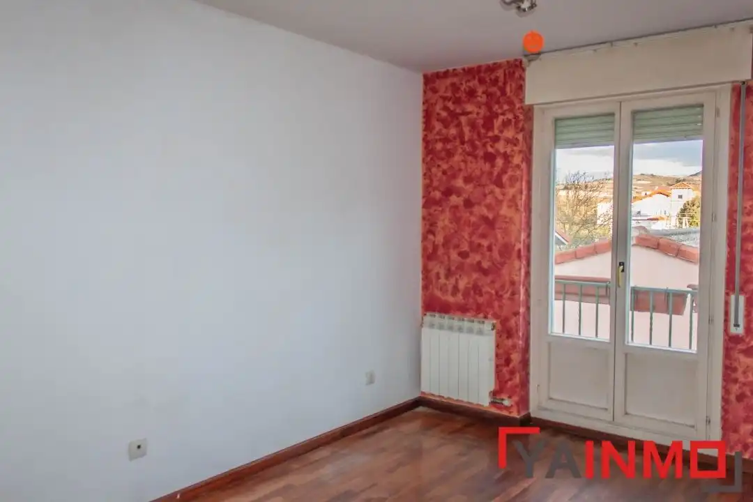 Bedroom of Duplexes for sale in La Puebla de Arganzón   with Heating, Storage room and Balcony