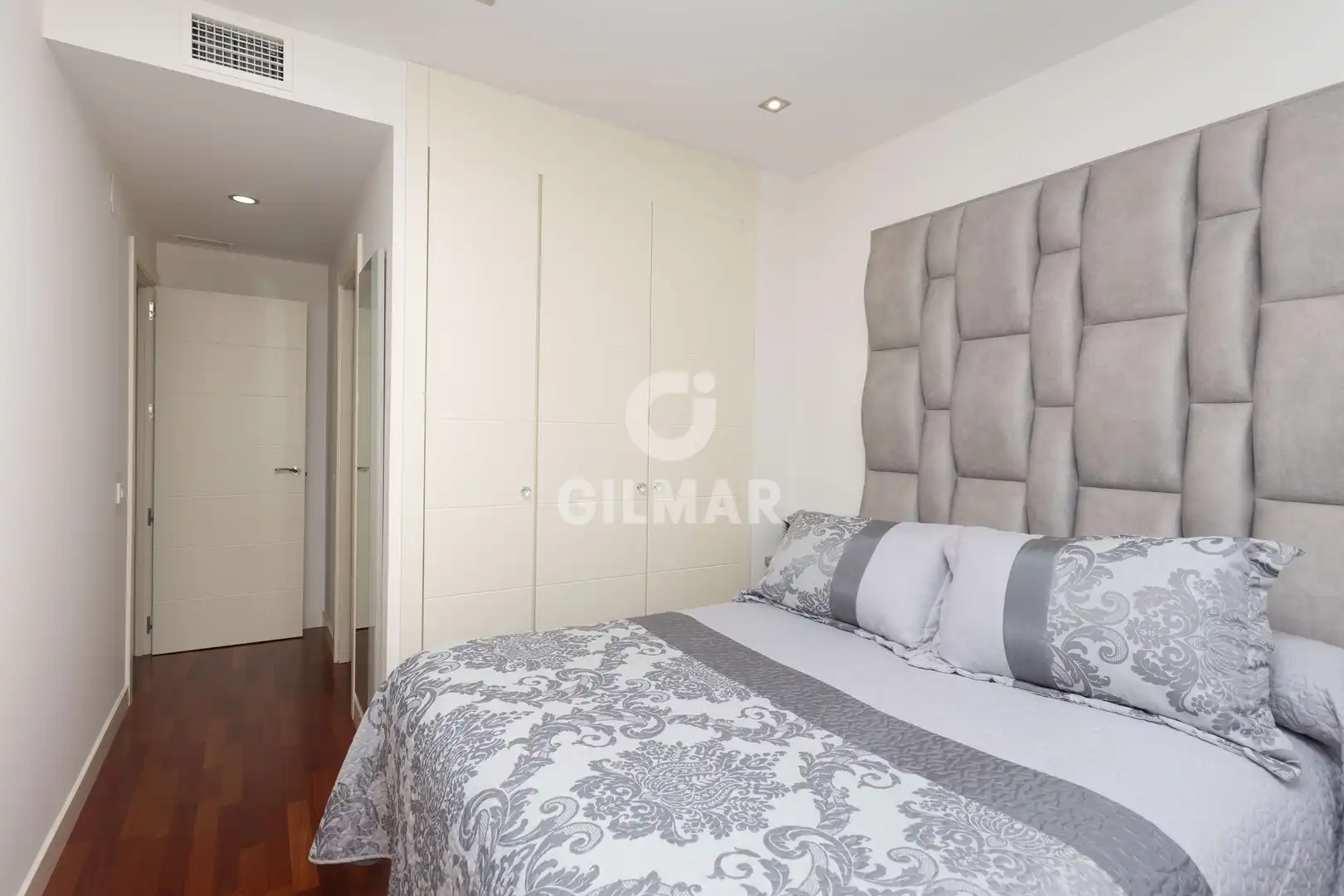 Bedroom of Flat for sale in Madrid  with Heating, Private garden and Storage room