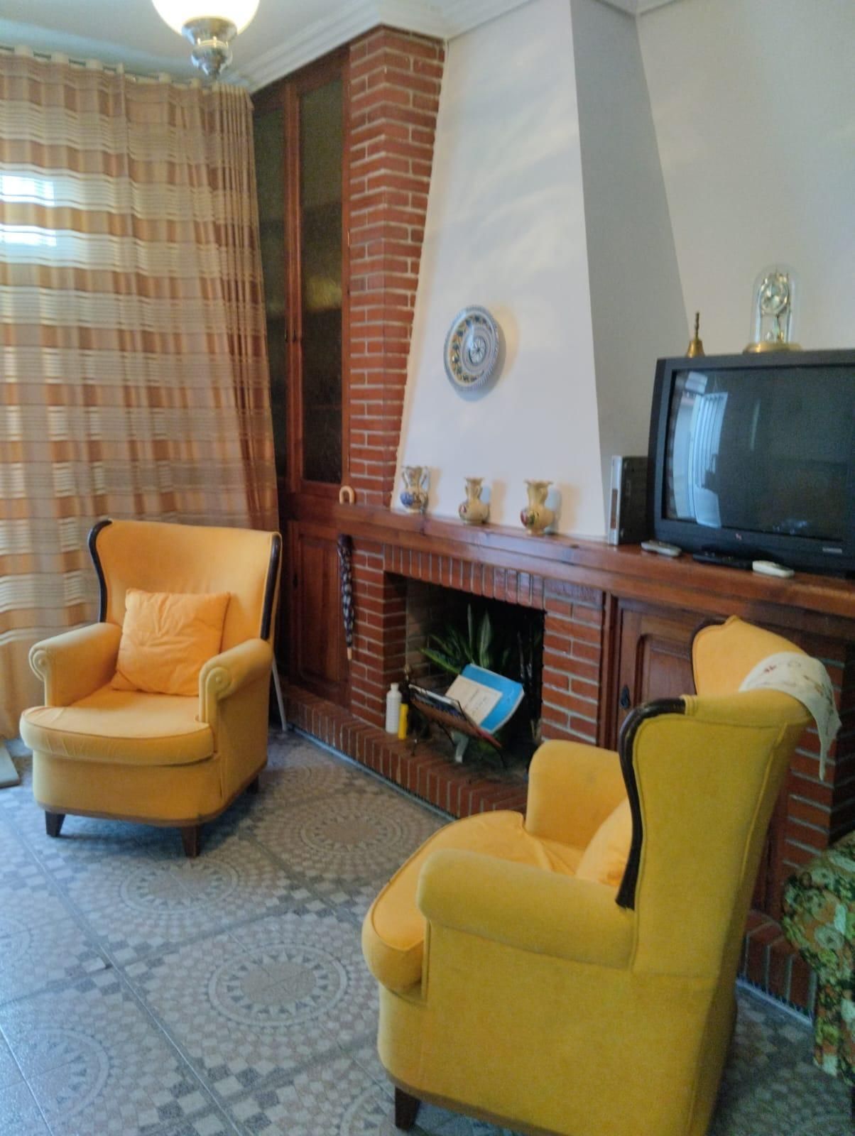 Sala d'estar de Casa o xalet en venda en Zorita amb Aire condicionat