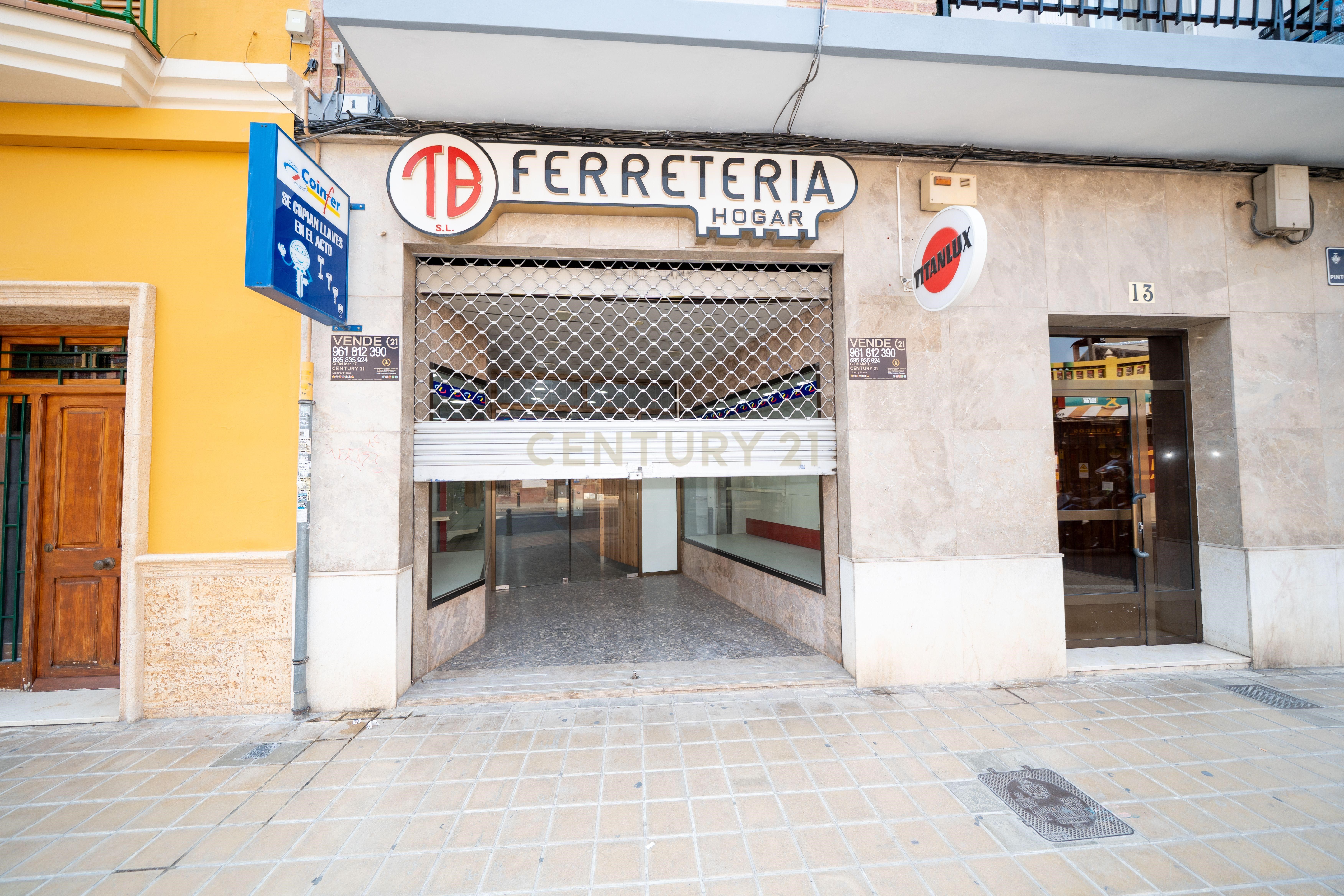 Premises for sale in Calle Pintor Garnelo, Valencia, Spain, -1, Benimàmet