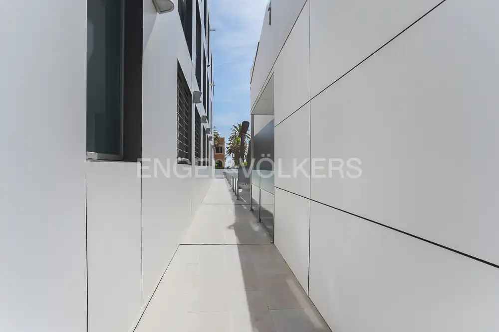 Wohnung zur Miete in Calle Isabel de Villena, La Malva-rosa