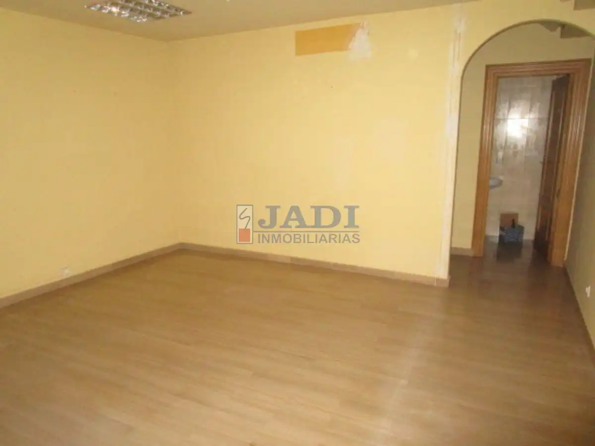 Habitación de Local de alquiler en Valdepeñas con Aire acondicionado y Amueblado