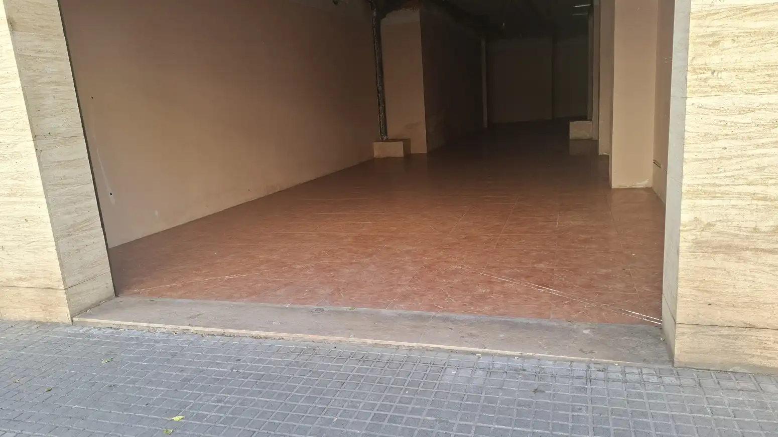 Local comercial en venda a Llevant, imagen 7