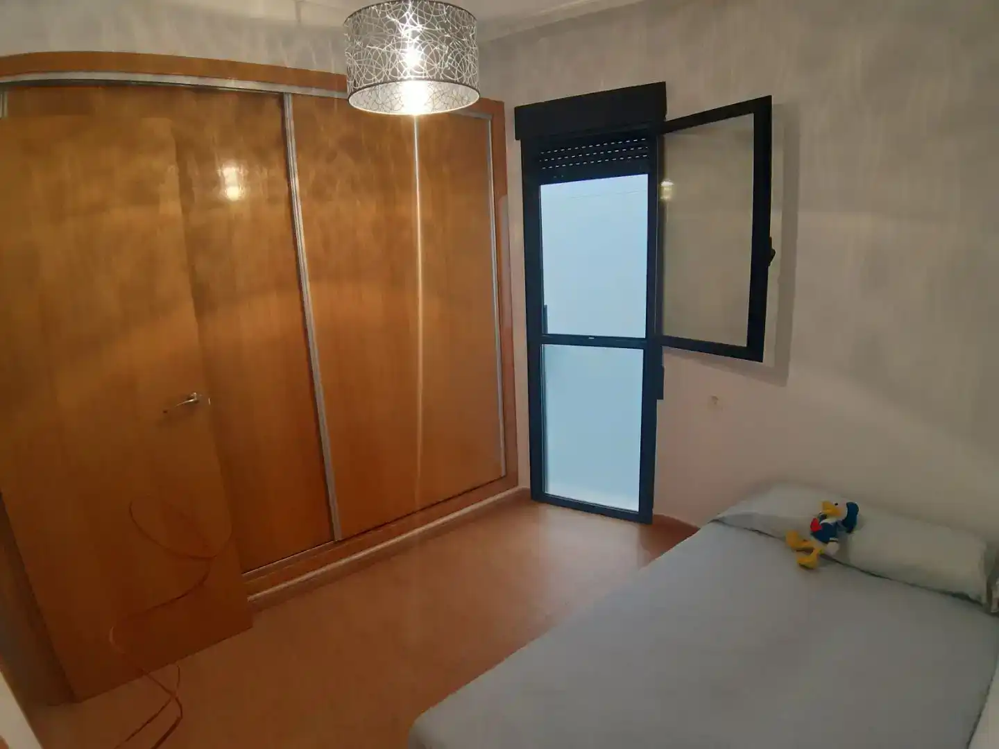 Schlafzimmer von Wohnung zur Miete in Torrevieja mit Klimaanlage und Balkon