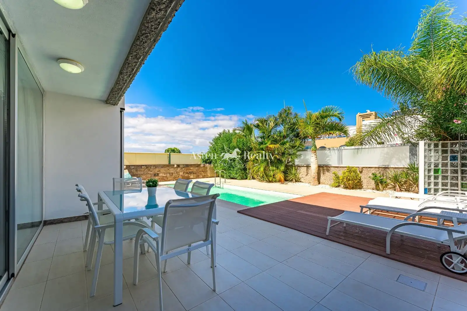 House with pool for sale in Londres, imagen 10