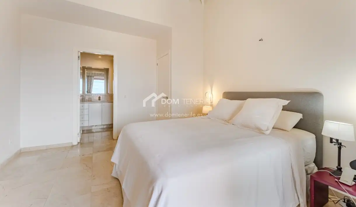 Habitación de Piso en venta en Arona con Aire acondicionado, Terraza y Piscina