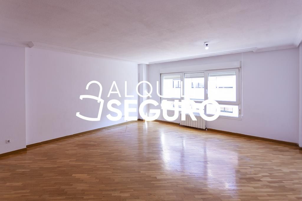 Living room of Flat to rent in Alcalá de Henares  with Air Conditioner, Heating and Storage room