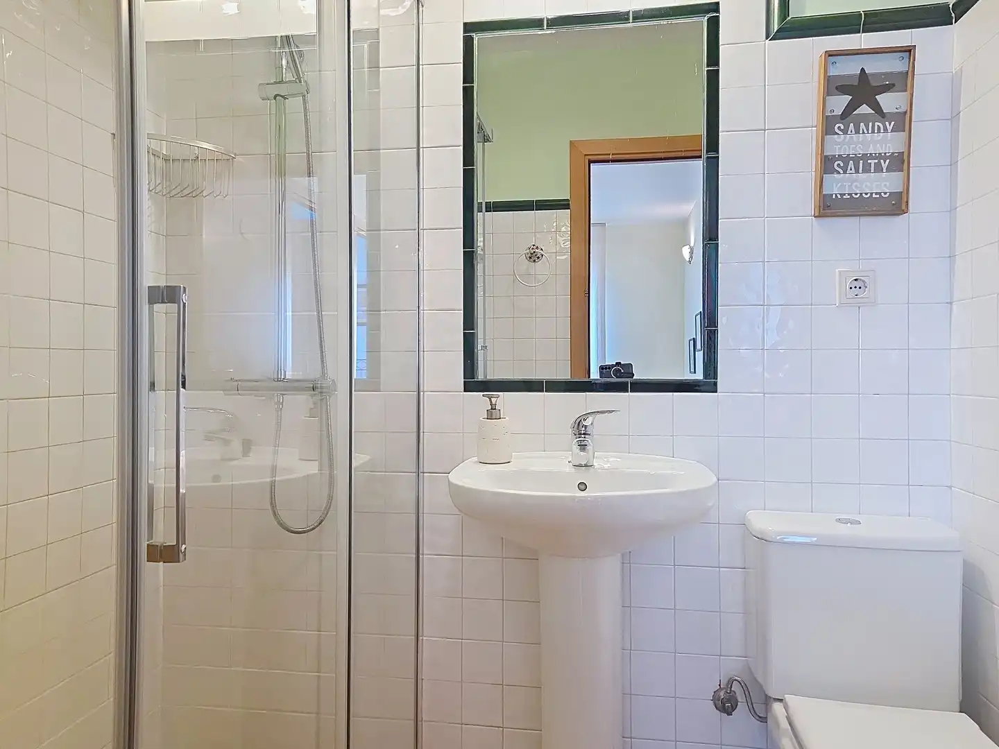 Baño de Casa adosada en venta en L'Estartit con Calefacción, Terraza y Piscina