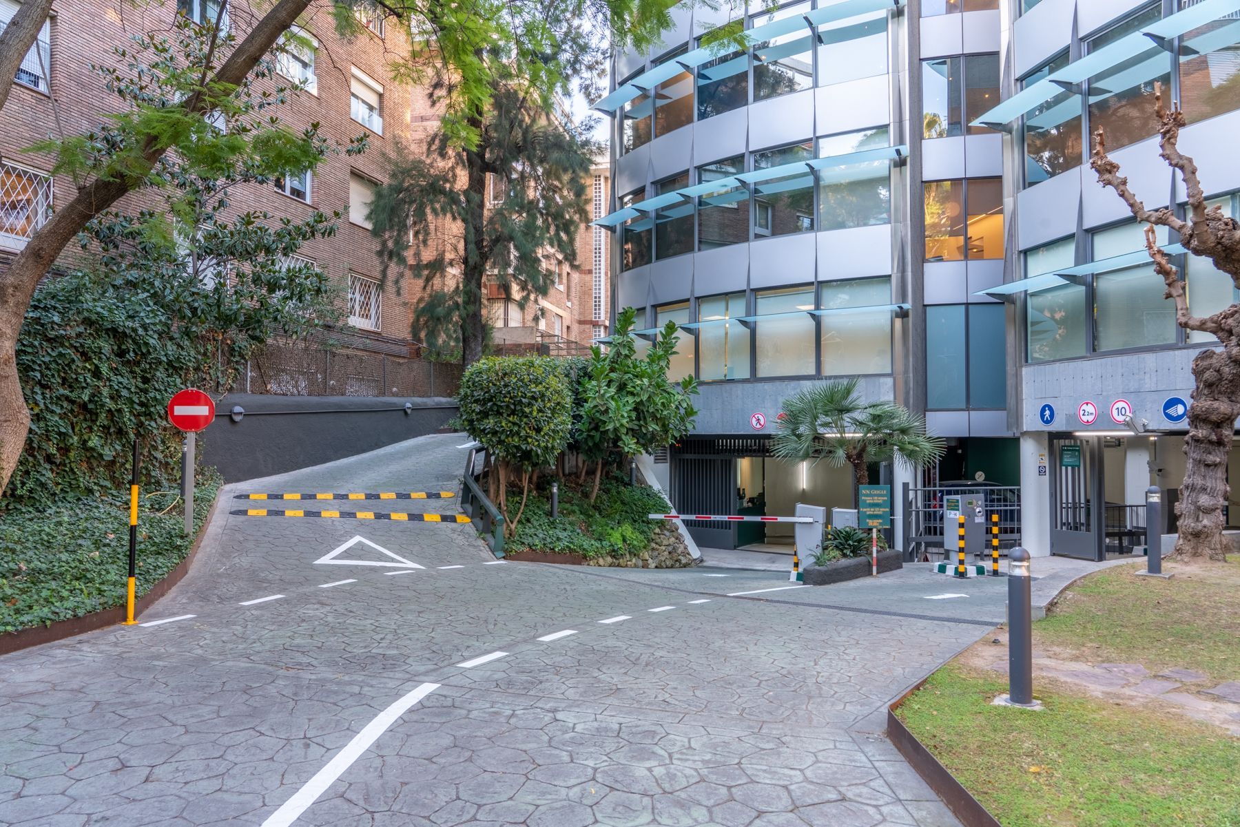Exterior view of Garage to rent in  Barcelona Capital