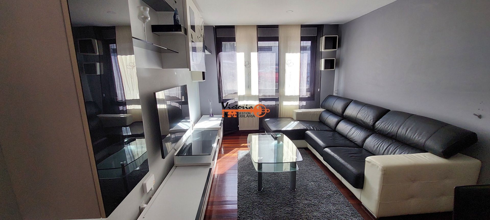 Sala de estar de Piso de alquiler en Castro-Urdiales con Calefacción y Piscina comunitaria