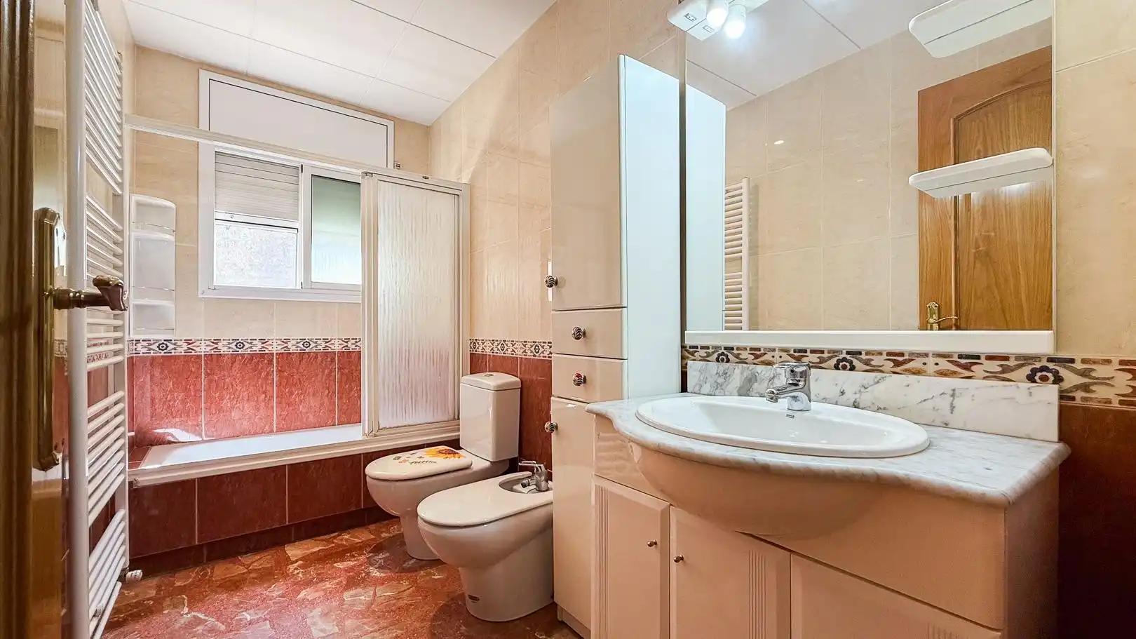 Baño de Casa o chalet en venta en Vallirana con Calefacción, Jardín privado y Terraza