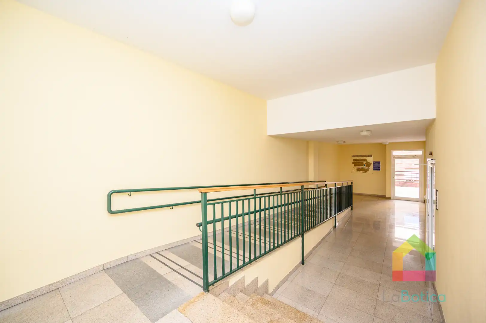 Apartament en venda en Toledo amb Aire condicionat, Moblat i Piscina comunitària