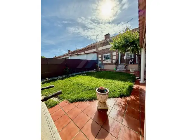 Garten von Haus oder Chalet zum Verkauf in Villanueva de la Torre mit Klimaanlage, Heizung und Privatgarten