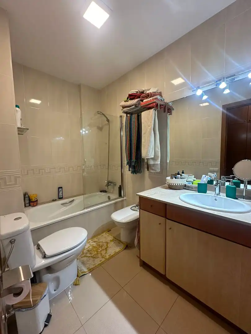 Flat for rent in Carrer de l'Hospital, Eixample - Can Bogunyà