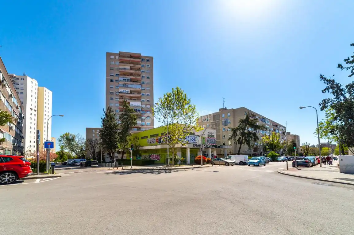 Vista exterior de Piso en venta en Madrid con Trastero