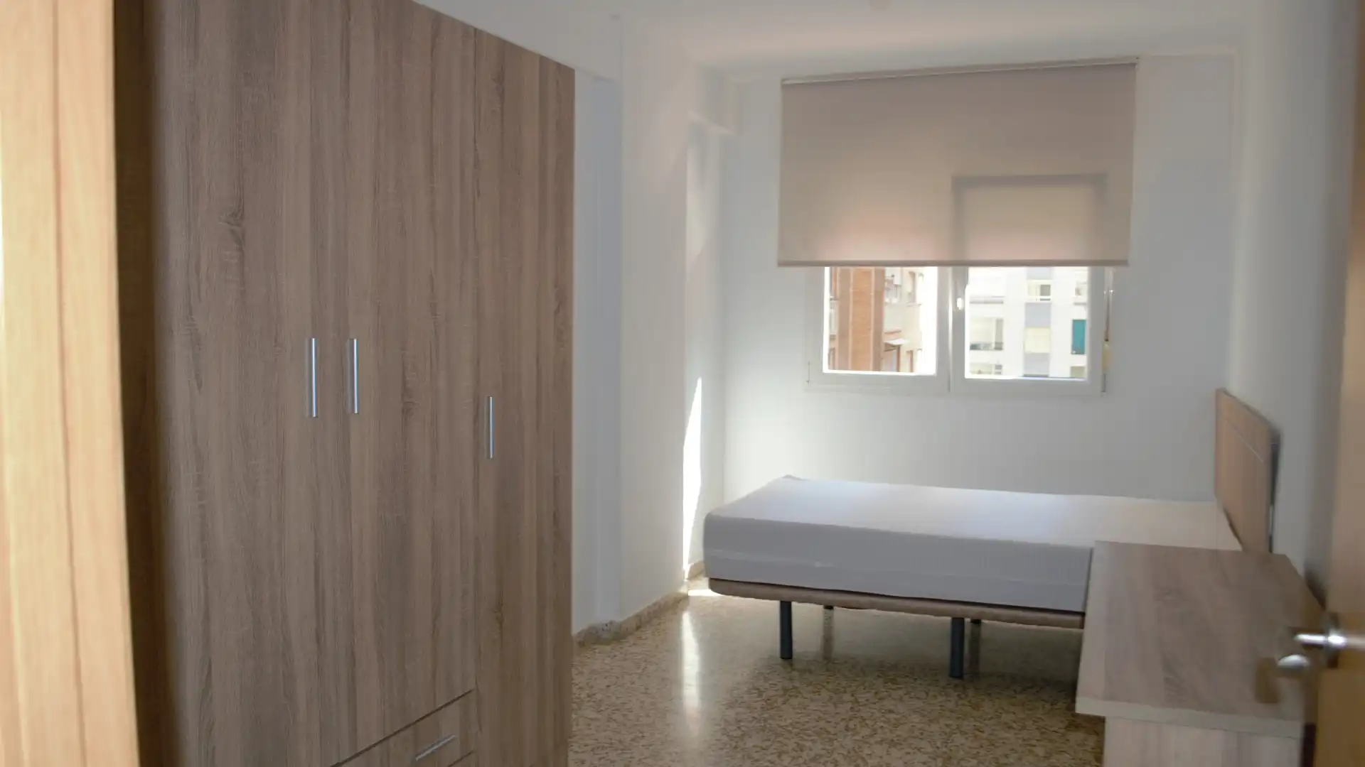 Habitación de Piso de alquiler en  Granada Capital con Amueblado, Lavadora y Microondas