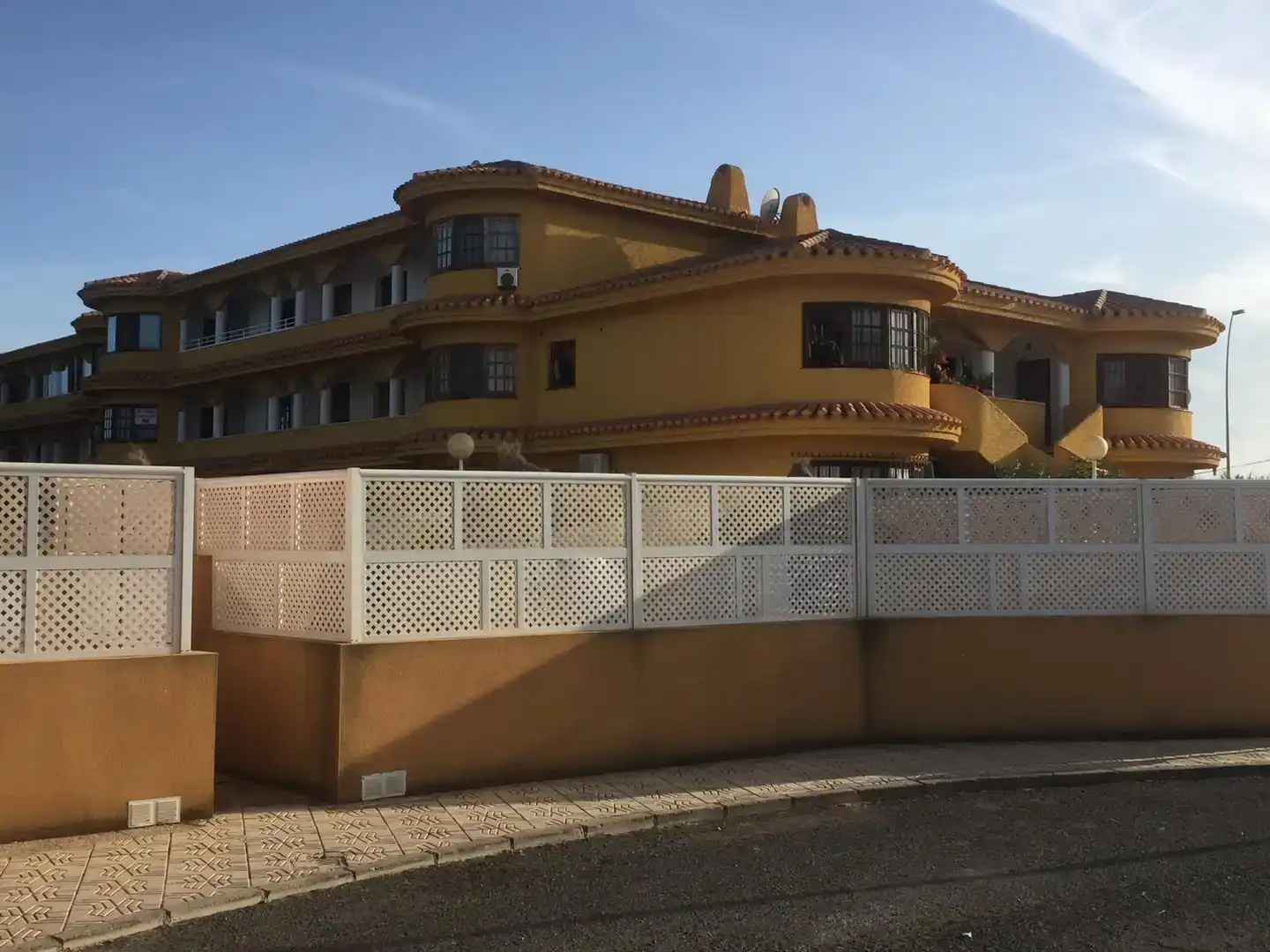 Vista exterior de Apartament en venda en Cartagena amb Aire condicionat, Piscina i Moblat