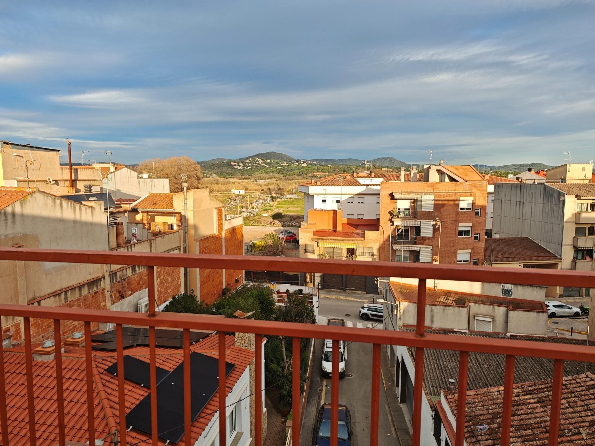 Vista exterior de Dúplex en venda en Tordera amb Balcó