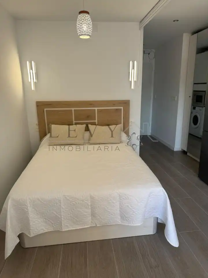 Schlafzimmer von Wohnung zur Miete in Torremolinos mit Klimaanlage, Heizung und Terrasse