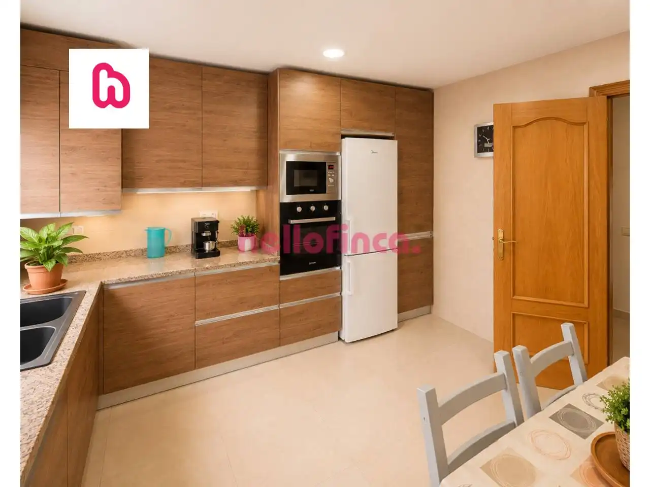 Cocina de Casa adosada en venta en Santa Perpètua de Mogoda con Aire acondicionado, Calefacción y Terraza
