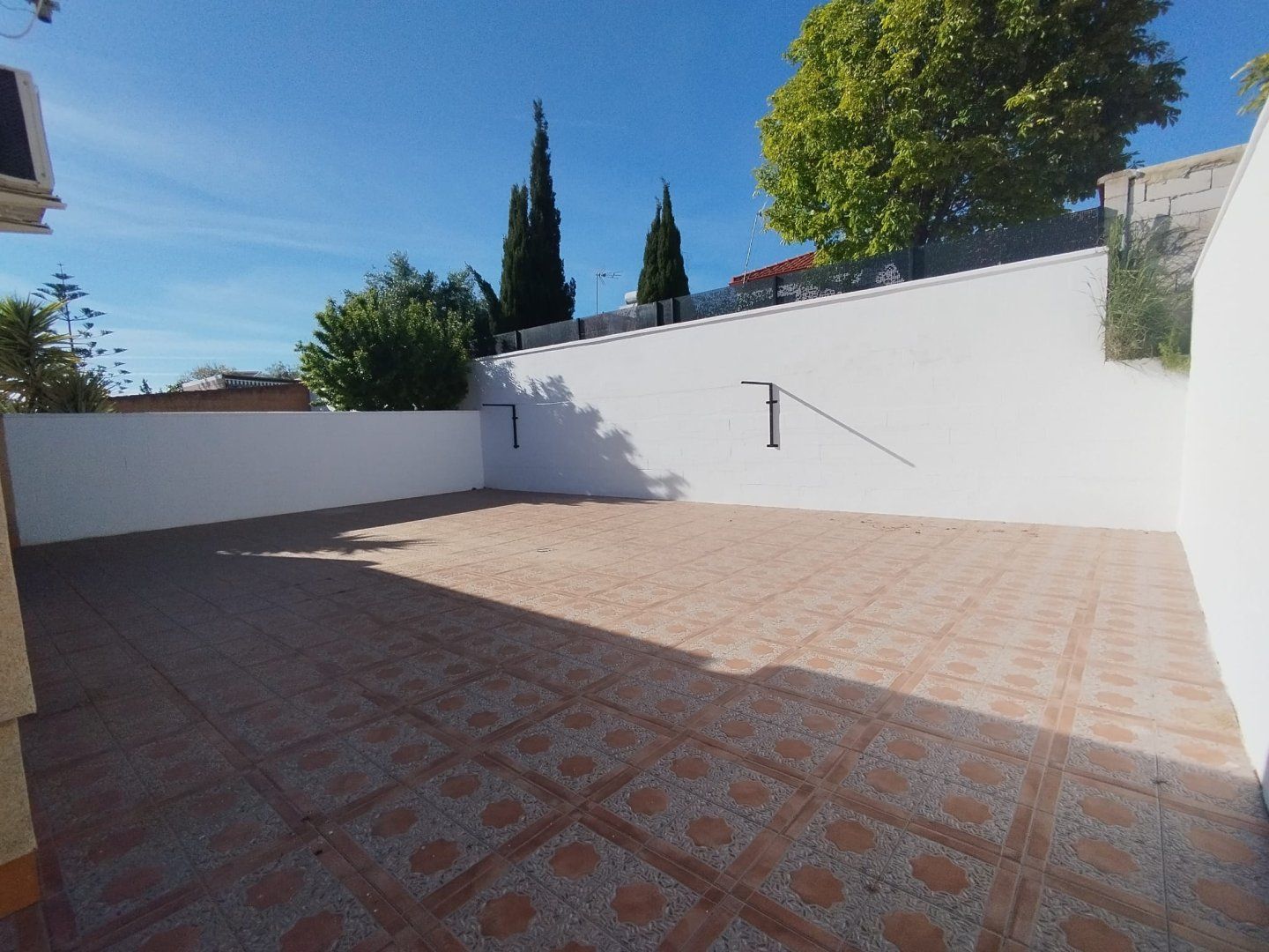 Single-family semi-detached for sale in Salteras