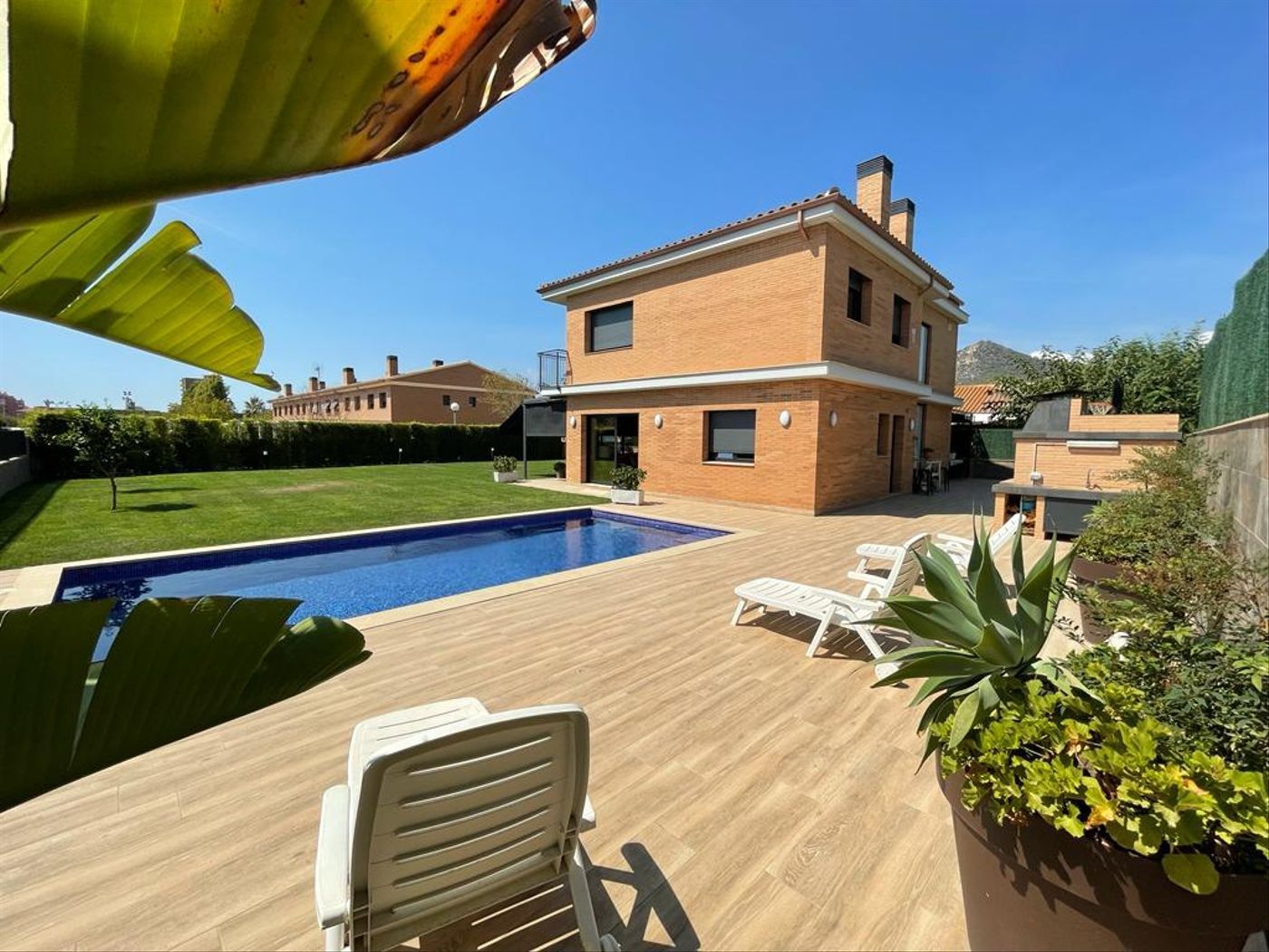 Vista exterior de Casa o xalet en venda en Cabrera de Mar amb Aire condicionat, Calefacció i Jardí privat
