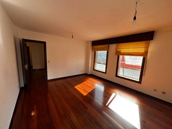 Oficina en Venta en Paseo de Alfonso XII en Casco Vello