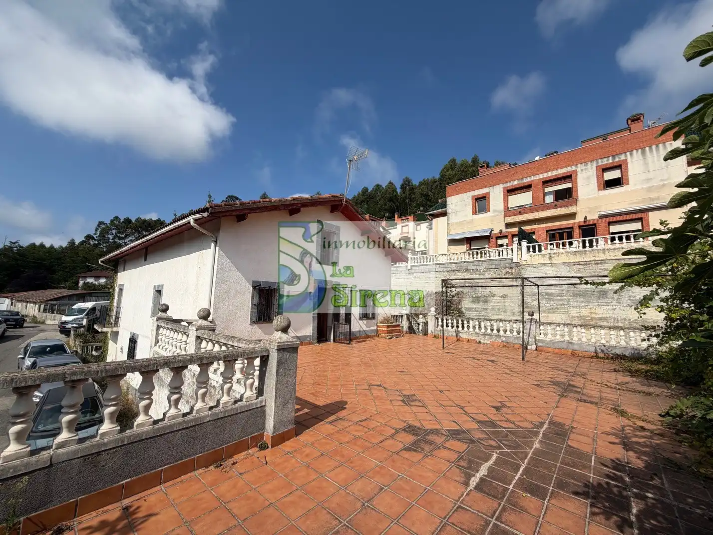 Vista exterior de Casa o chalet en venta en Castro-Urdiales con Jardín privado, Terraza y Piscina