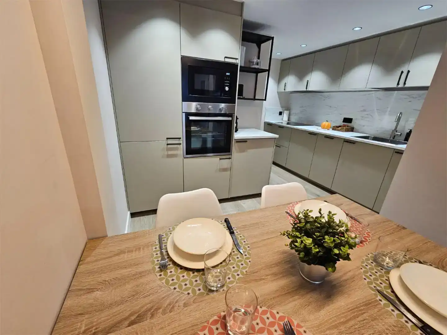 Cuina de Loft de lloguer en  Pamplona / Iruña amb Aire condicionat i Moblat