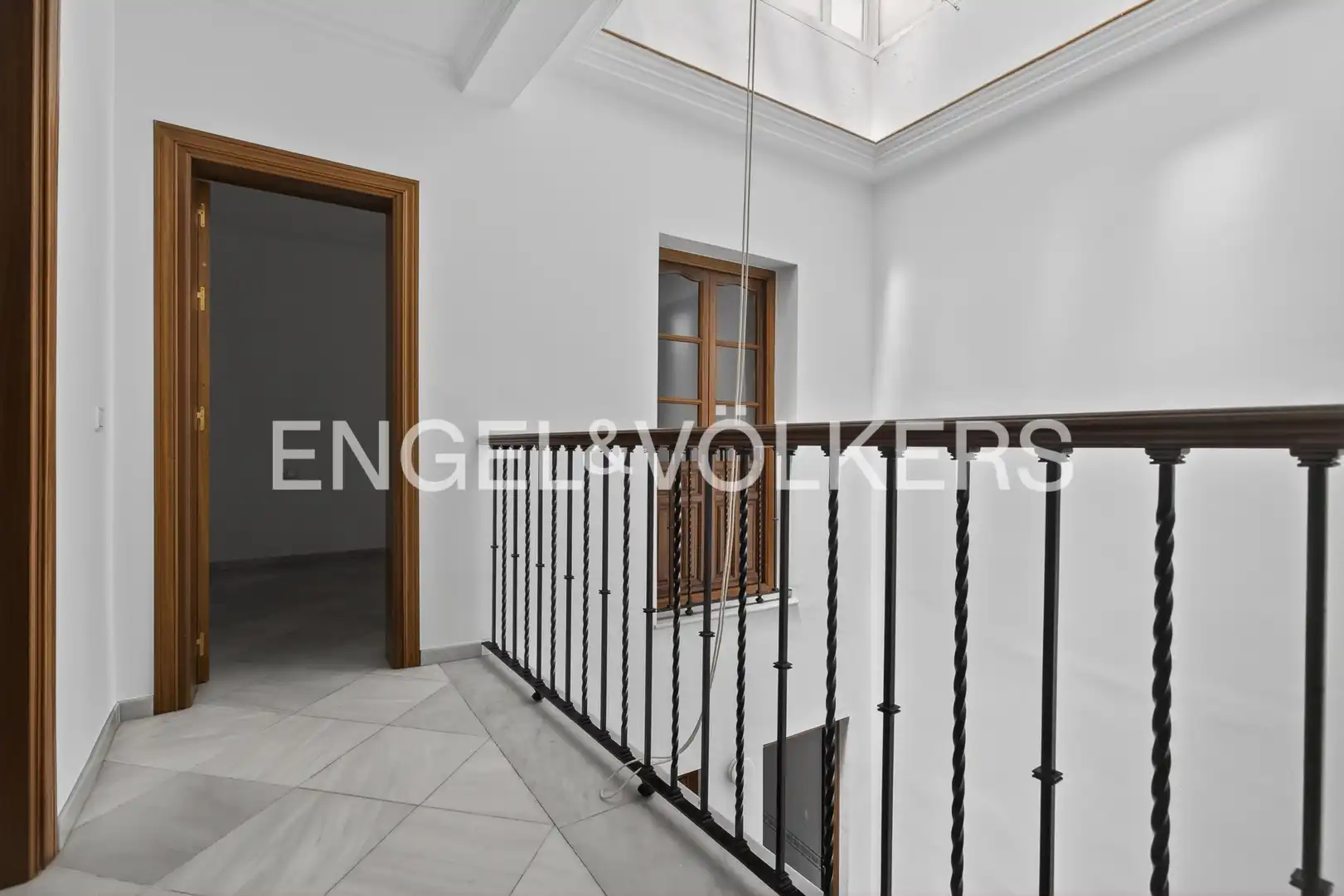 Houses for sale in Osuna  with Air Conditioner and Heating