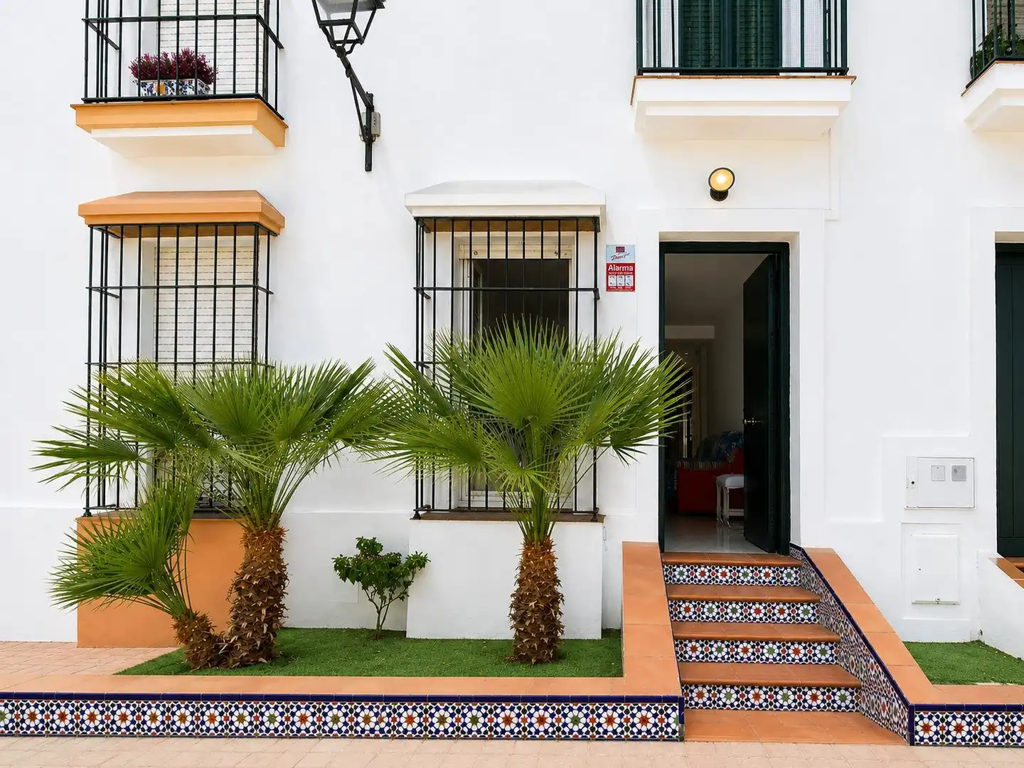 Exterior view of Detached homes for rent in Chipiona  with Air Conditioner, Furnished and Balcony