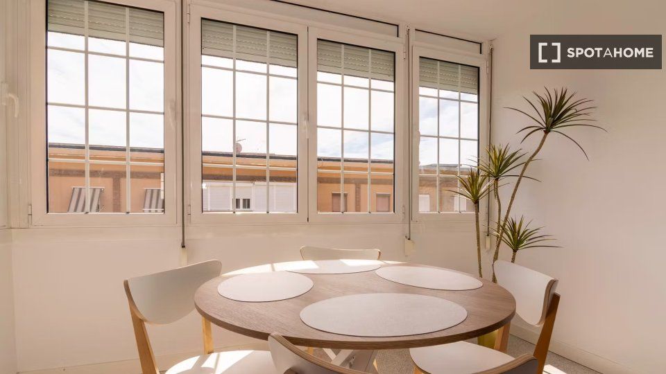 Dining room of Flat to rent in  Barcelona Capital  with Air Conditioner, Heating and Furnished