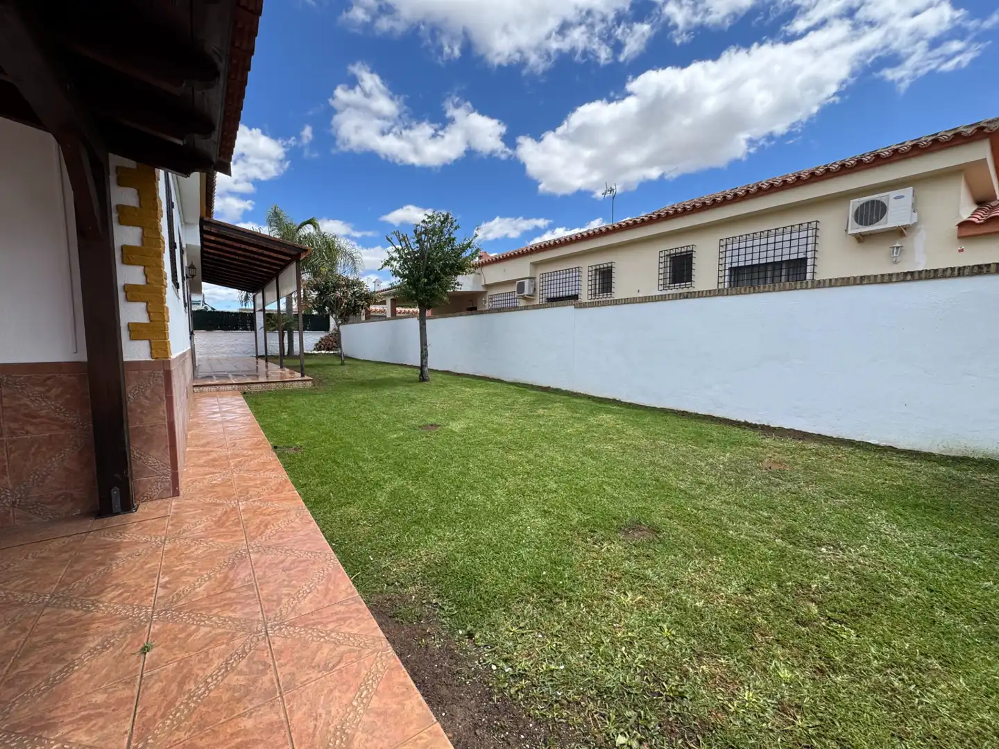 Jardín de Casa o chalet de alquiler en Espartinas con Aire acondicionado, Calefacción y Jardín privado