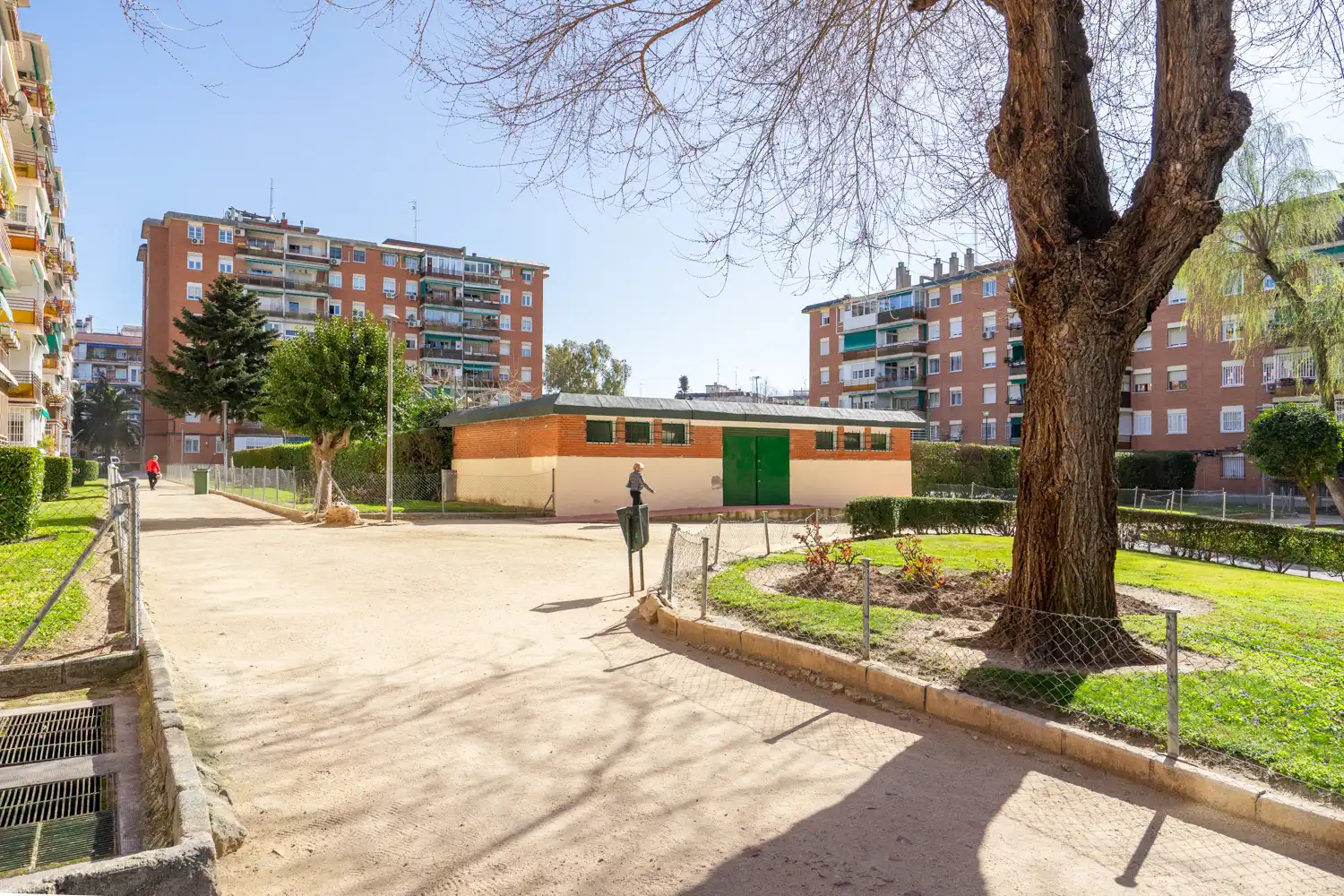 Vista exterior de Piso en venta en Móstoles con Calefacción, Terraza y Piscina comunitaria