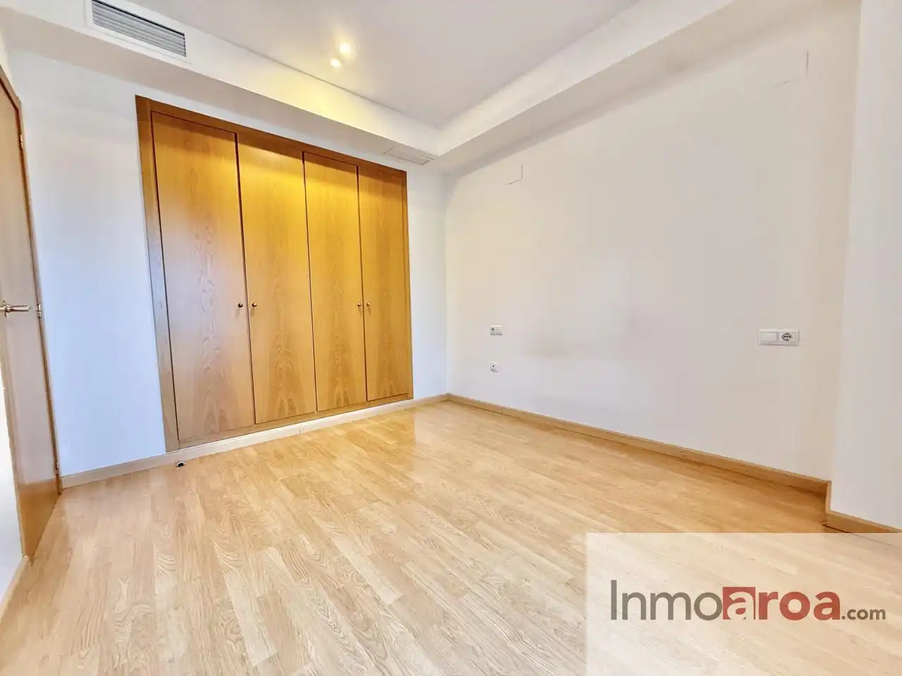 Schlafzimmer von Wohnung zur Miete in Valencia mit Klimaanlage, Heizung und Terrasse