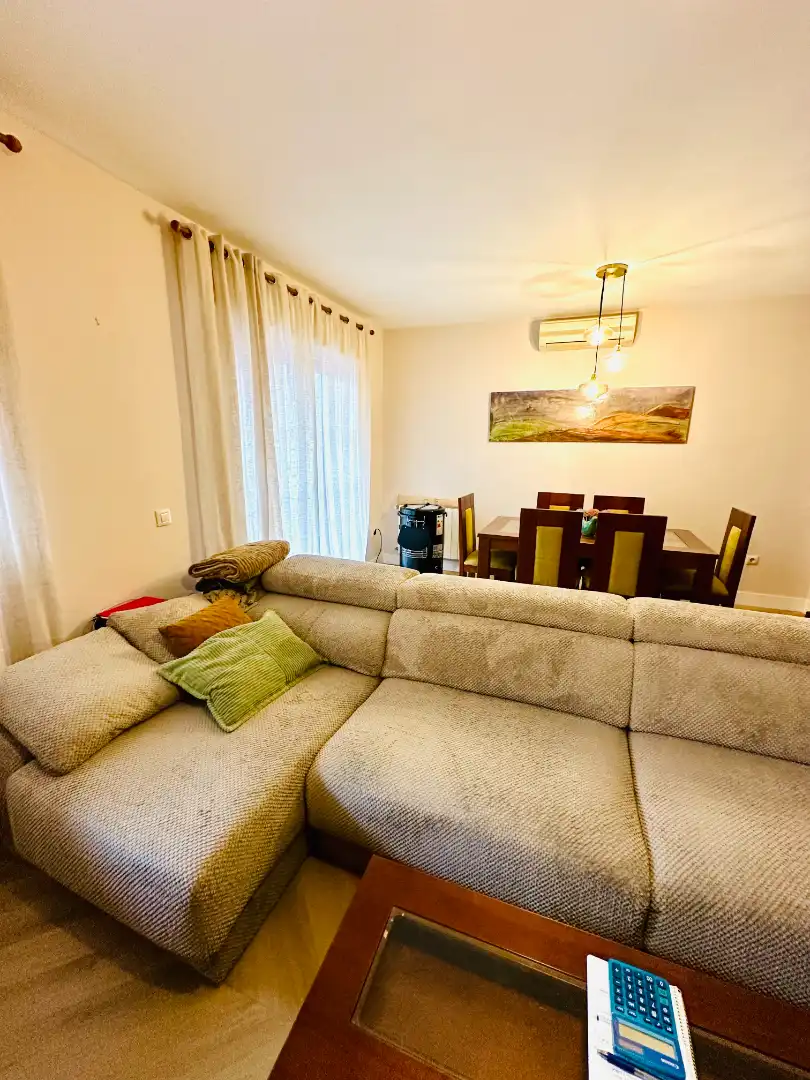 Sala de estar de Casa adosada en venta en Parla con Aire acondicionado, Calefacción y Jardín privado