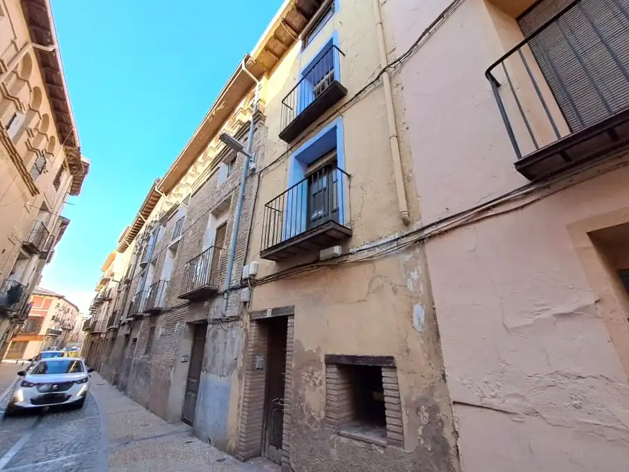 Flat with terrace for sale in Tudela Pio