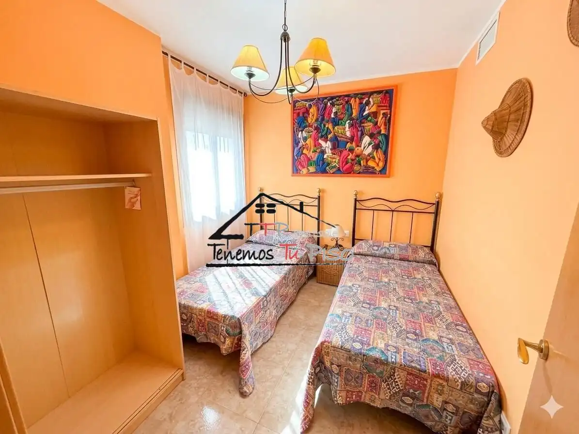 Habitación de Apartamento en venta en Benicarló con Aire acondicionado, Terraza y Amueblado