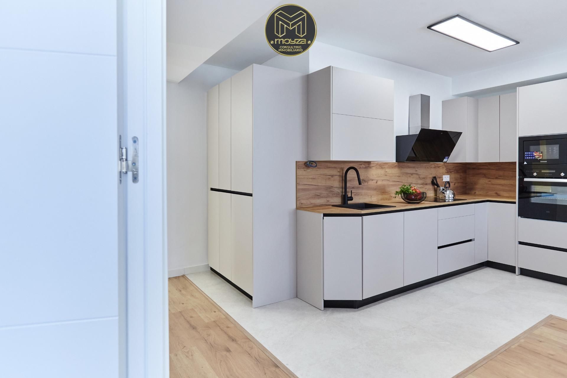 Kitchen of Flat for sale in  Jaén Capital  with Air Conditioner