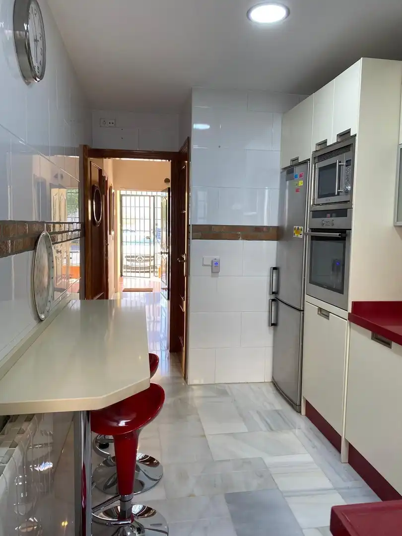 Cocina de Casa adosada de alquiler en La Rinconada