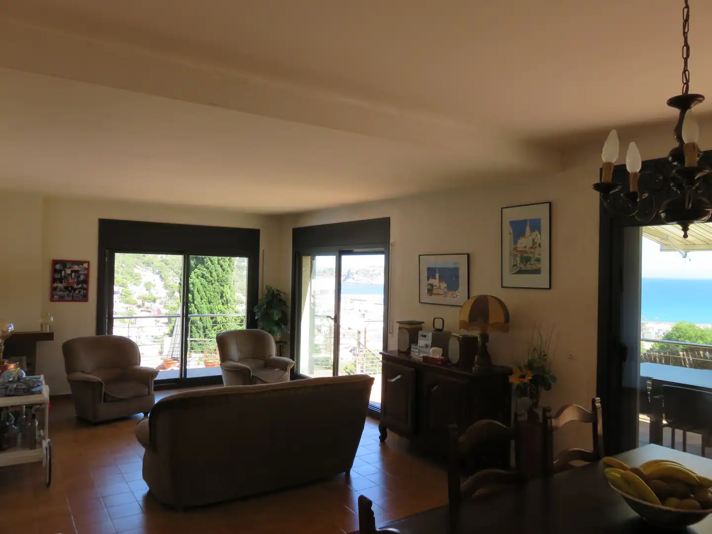 Sala de estar de Casa o chalet en venta en L'Estartit con Jardín privado, Piscina y Amueblado