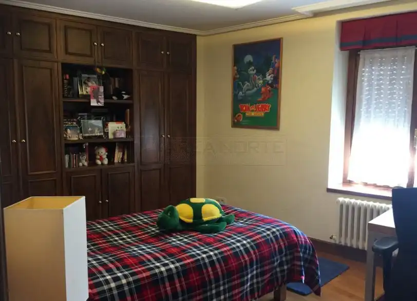 Bedroom of Detached homes for sale in Vitoria - Gasteiz  with Heating, Private garden and Parquet flooring
