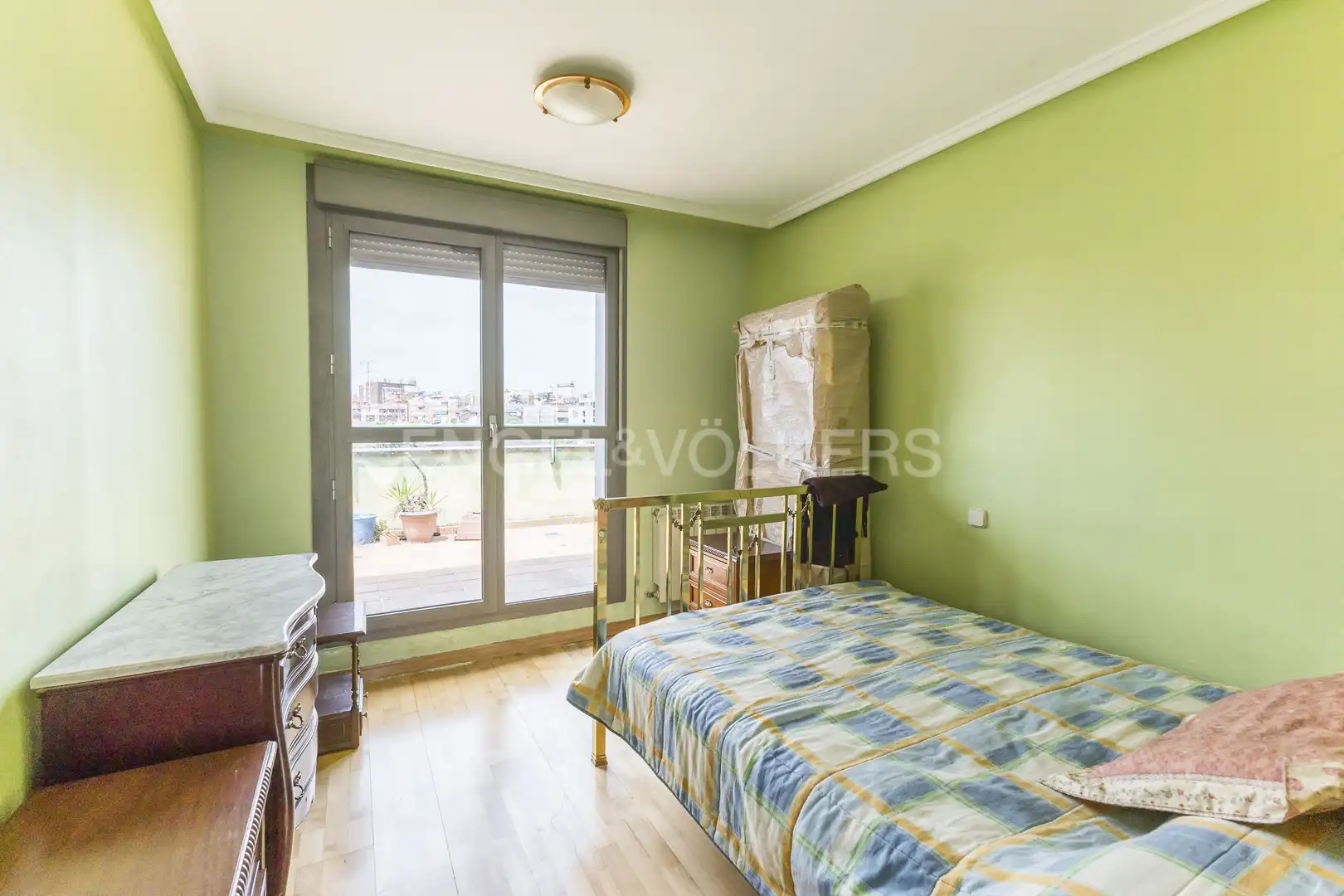 Habitación de Ático en venta en Madrid con Calefacción y Terraza