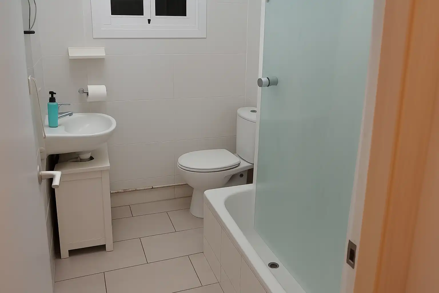Bany de Pis en venda en Vilanova i la Geltrú amb Aire condicionat i Balcó