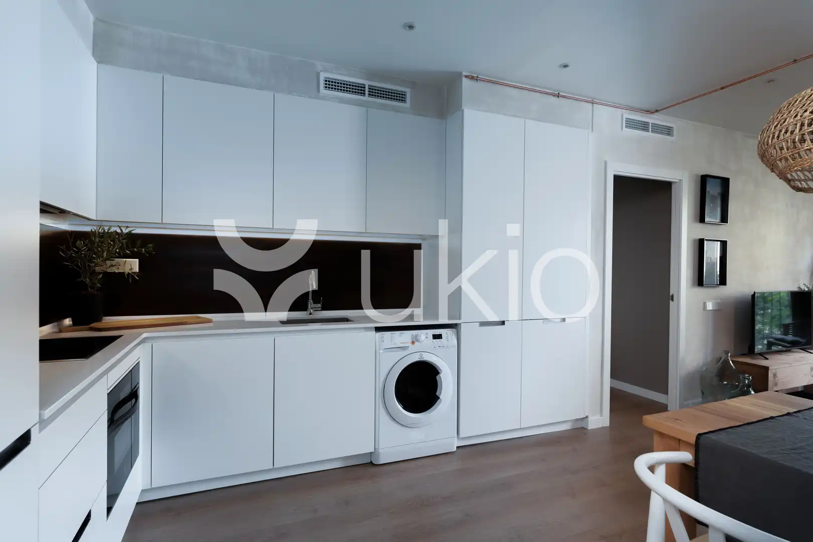 Cuina de Apartament de lloguer en Barcelona amb Aire condicionat, Calefacció i Moblat
