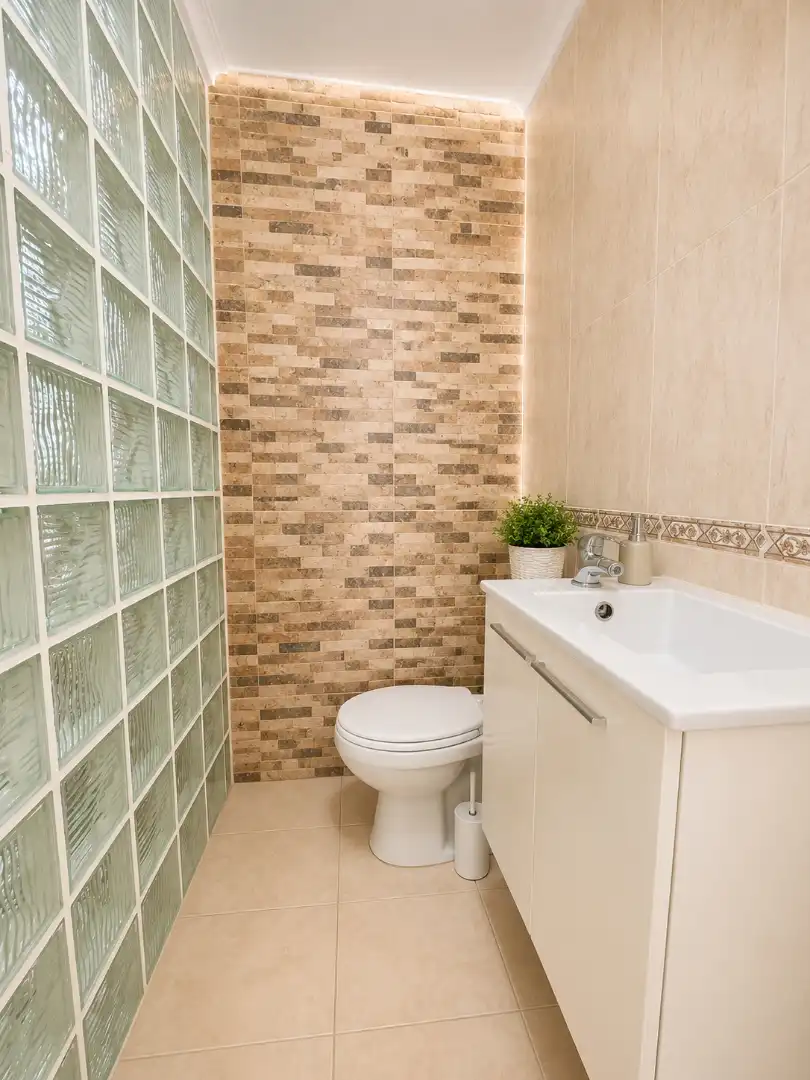 Bany de Apartament en venda en Orihuela amb Aire condicionat, Jardí privat i Terrassa