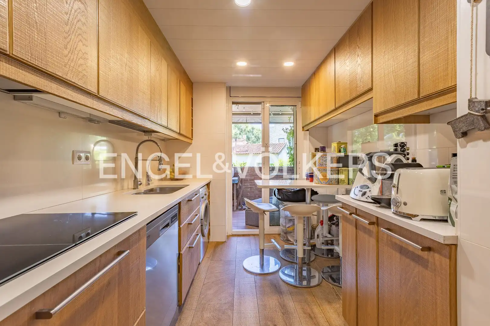 Kitchen of Flat for sale in Sant Cugat del Vallès  with Air Conditioner, Heating and Private garden